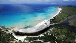 La plage de Saleccia en Corse, où fut tourné le débarquement d'Omaha Beach pour Le Jour le plus long