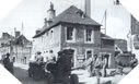 Image : Rue Holgate à Carentan, empruntée par les véhicules et les soldats Américains