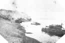 Image : Sur la plage de Dieppe, les épaves des navires et des chars témoignent de la férocité des combats