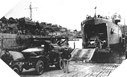 Image : Le L.S.T. 281 embarque des hommes et du matéril à Dartmouth en Angleterre