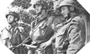 Image : 3 soldats Britanniques montant la garde à un carrefour stratégique