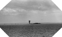 Image : Explosion d'un obus tiré sur les îles de Saint-Marcouf le 6 juin 1944