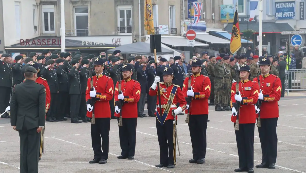 Arromanches recuerda al regimiento princesa Irene 10