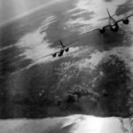 25 avril 1944 : bombardement des défenses côtières et de la base de lancement de fusées V1 dans le secteur de Dieppe par le 9th Bomber Command de la 9th Air Force. Photo : US National Archives
