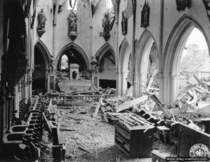 28 juillet 1944 : le cœur de l’église de Marigny dévasté par les bombardements. Photo : US National Archives