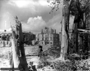 20 août 1944 : les ruines de l’église Saint-Germain. Photo : US National Archives