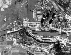 Photo aérienne des bombardements de la ville et du port de Dieppe. Photo : US National Archives