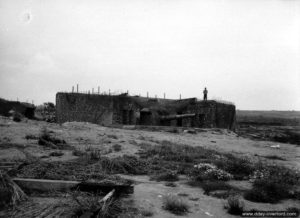 28 juin 1944 : la casemate numéro 3 après la prise de la batterie par la 4ème division d’infanterie à Fermanville. Photo : US National Archives