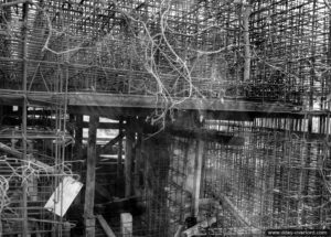 Emplacement (en construction) pour un canon allemand de 105 mm dans le secteur de Fontenay-sur-Mer. Photo : US National Archives