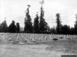 24 juillet 1944 : le cimetière militaire de La Cambe. Photo : US National Archives