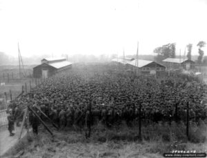 22 août 1944 : le camp de prisonniers allemands de Nonant-le-Pin. Photo : US National Archives