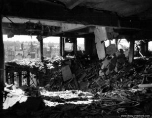 L’intérieur du bâtiment de la Poste de Saint-Lô. Photo : US National Archives