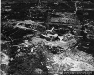 28 juin 1944 : vue aérienne de la batterie Hamburg à Fermanville. Photo : US National Archives