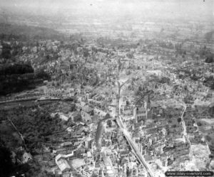 Vue aérienne de Vire en 1944. Photo : US National Archives