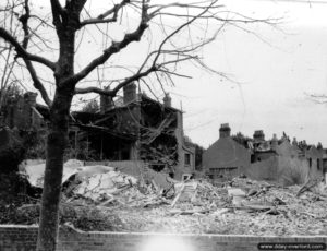 Les effets des bombardements sur le hameau de l’Eglise à La Glacerie. Photo : US National Archives