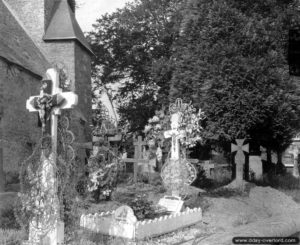 Tombes allemandes dans le cimetière de Juvigny-le-Tertre. Photo : US National Archives