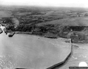 Vue aérienne du port de Port-en-Bessin. Photo : US National Archives
