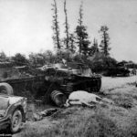 Les vestiges de la contre-attaque allemande à Carentan le 13 juin 1944. Photo : US National Archives