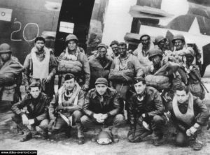 Serial 20 : Pathfinders du 377th Parachute Field Artillery Battalion. Photo : US National Archives