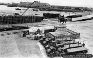 6 juin 1945 : Place Napoléon à Cherbourg. Photo : US National Archives