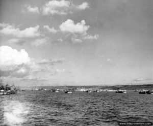 Brise-lames Gooseberry 2 à Omaha Beach. Photo : US National Archives