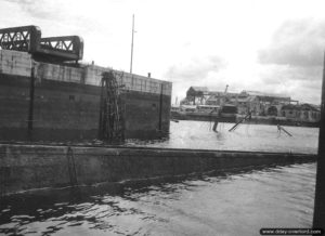Les quais de l’arsenal à Cherbourg. Photo : US National Archives