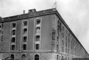 Le bâtiment des Subsistances de l’arsenal à Cherbourg. Photo : US National Archives