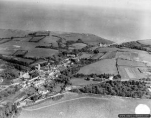 Photo aérienne du village de Sainte-Honorine-des-Pertes au printemps 1944. Photo : US National Archives