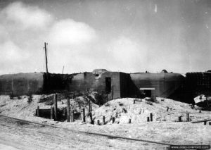 Le bunker H631 sur le quai de la darse Transatlantique à Cherbourg. Photo : US National Archives