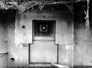 Bunker modèle H631 du quai de la darse Transatlantique de Cherbourg avec plaque blindée pour Skoda 47. Photo : US National Archives