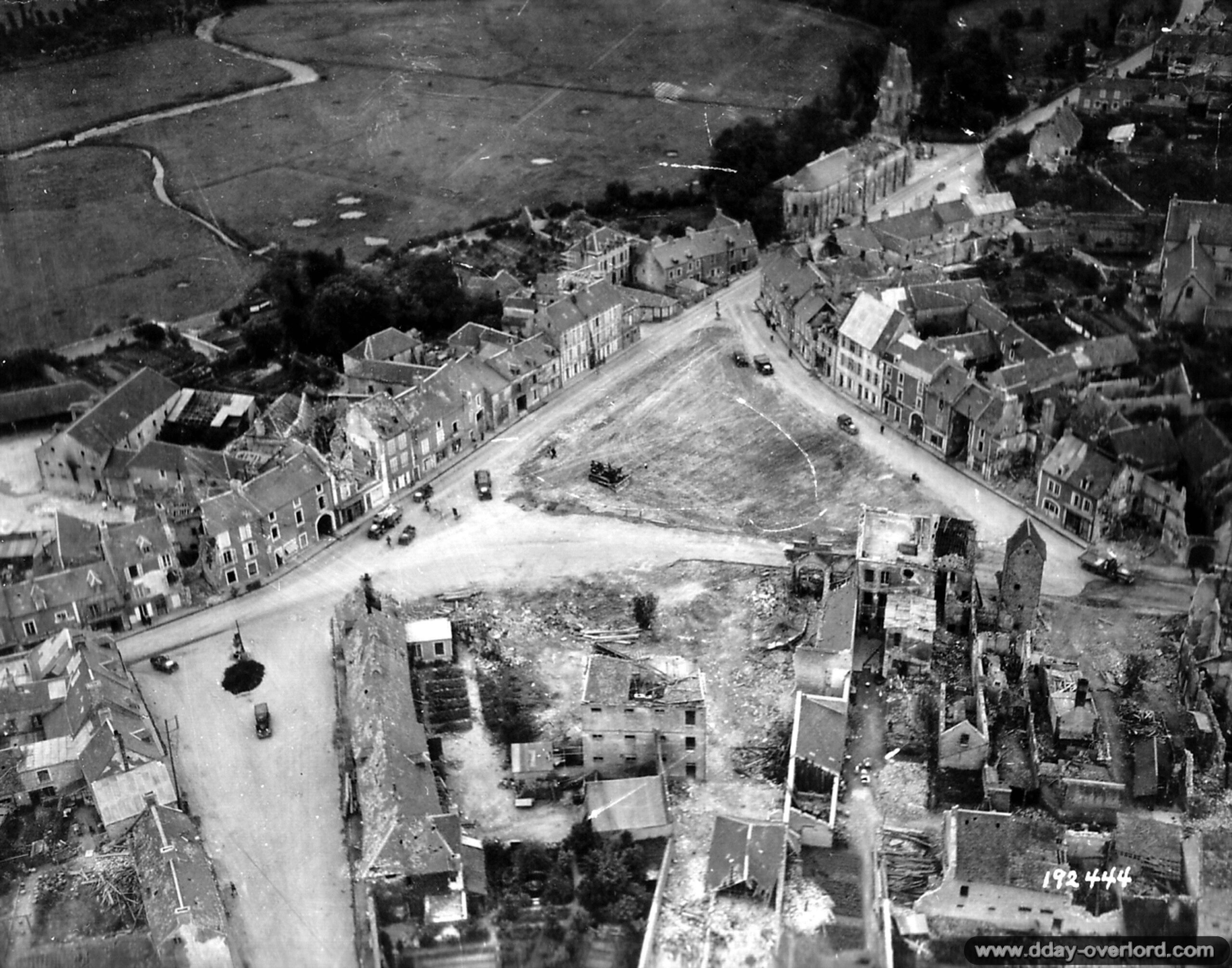 Vue aérienne de Trévières. Photo : US National Archives