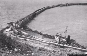 Un Landing Craft Tank à quai dans le port de Port-en-Bessin. Photo : IWM