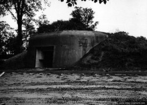 Casemate type Regelbau H669 situé à Ozouville-Les-Maresquiers sur la commune de Querqueville. Photo : US National Archives