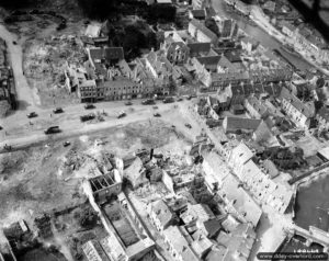 Vue aérienne de la commune d’Isigny-sur-Mère. Photo : US National Archives