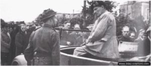 Visite du maréchal Montgomery à Port-en-Bessin le 10 juin 1944. Photo : IWM