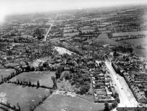 Vue aérienne de La-Haye-du-Puits. Photo : US National Archives