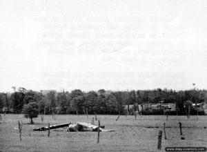 Plusieurs planeurs Horsa dans les champs du secteur de Sainte-Mère-Eglise. Photo : US National Archives
