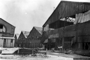 Les hangars de la base aéronavale à la Vigie de l’Onglet à Cherbourg. Photo : US National Archives