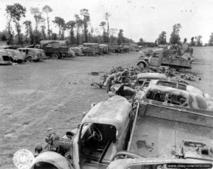 13 juillet 1944 : un dépôt d’armements allemands récupérés par les Américains dans le secteur d'Isigny-sur-Mer. Photo : US National Archives