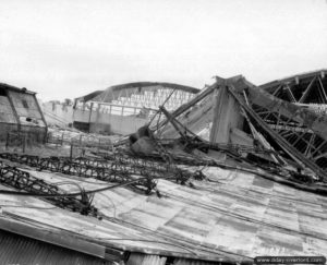 Les hangars de la base aéronavale de la Vigie de l’Onglet à Cherbourg. Photo : US National Archives