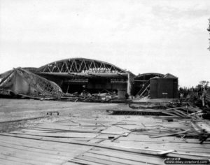 Les hangars de la base aéronavale à la Vigie de l’Onglet à Cherbourg. Photo : US National Archives