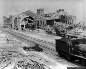 Ruines de la gare maritime à Cherbourg. Photo : US National Archives