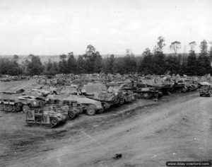 13 juillet 1944 : un dépôt d’armements allemands récupérés par les Américains dans le secteur d'Isigny-sur-Mer. Photo : US National Archives