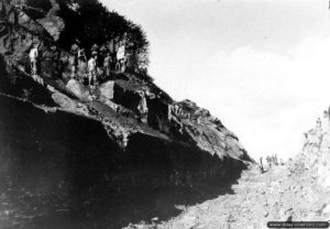 Travaux de remise en état de la ligne de voie ferrée Paris-Cherbourg. Photo : US National Archives