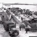 Photos of Port-en-Bessin in 1944 24 Un Landing Craft Tank (Large) durant la phase de déchargement à Port-en-Bessin. Photo : IWM