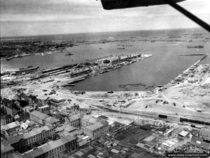 Vue aérienne de Cherbourg. Photo : US National Archives