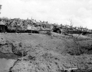 Le quartier de la gare de Carentan, particulièrement touché par les bombardements. Photo : US National Archives