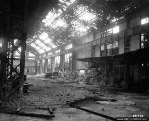 25 novembre 1944 : les usines Amiot dévastées à Cherbourg. Photo : US National Archives