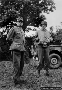 26 juin 1944 : le général von Schlieben aux côtés du général Manton S. Eddy à Cherbourg. Photo : US National Archives