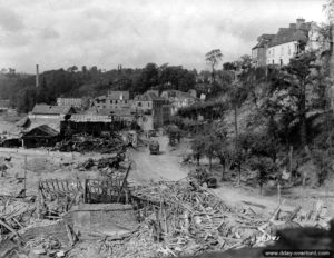 Les ruines du centre-ville de Saint-Lô. Photo : US National Archives